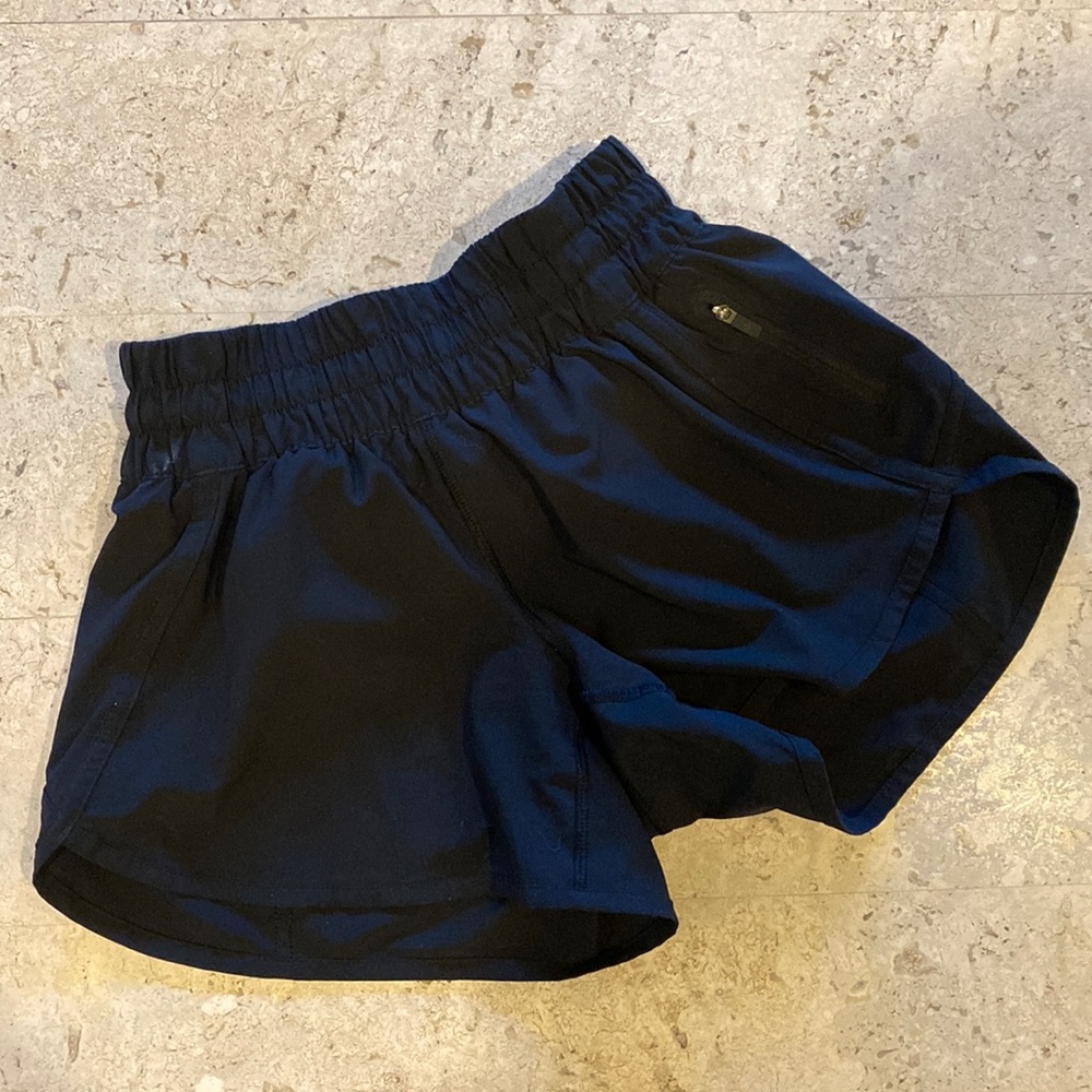 Lululemon black shorts size 4